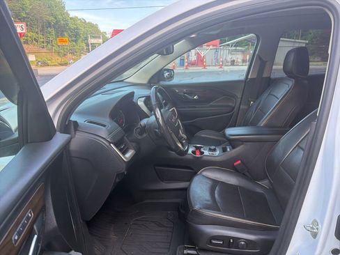 Used 2020 GMC Terrain Denali w/ Denali Premium Package AWD/4WD image 9