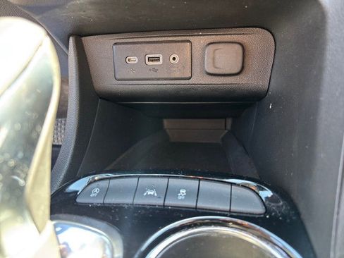 Used 2021 Buick Encore GX Preferred FWD image 23