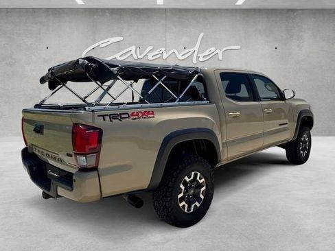 Used 2018 Toyota Tacoma TRD Off-Road w/ Technology Package AWD/4WD image 16