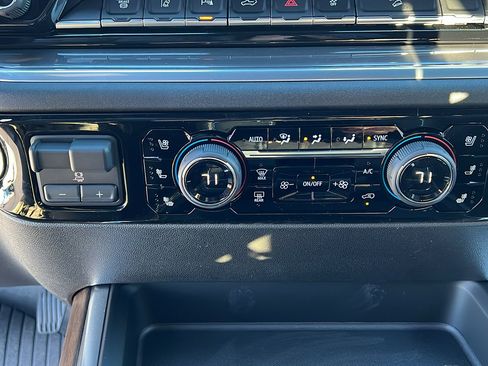 New 2026 Chevrolet Silverado 2500 High Country w/ High Country Premium Package AWD/4WD image 23