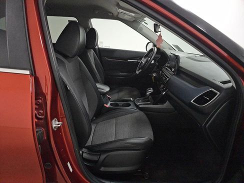 Used 2021 Kia Seltos S FWD image 11