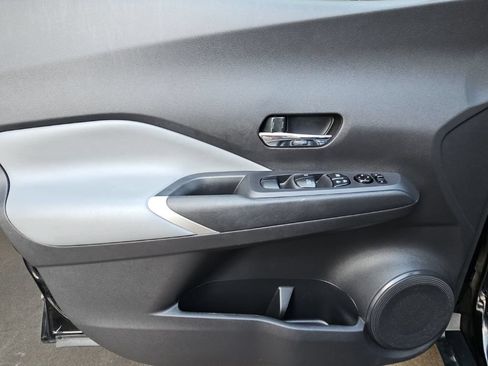 Used 2023 Nissan Kicks SR w/ SR Premium Package FWD image 23