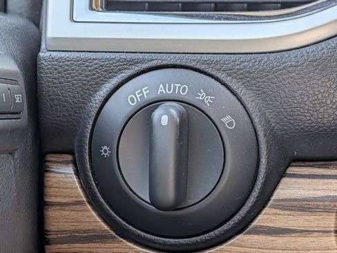 Used 2017 Nissan Titan SL w/ Off-Road Package AWD/4WD image 36