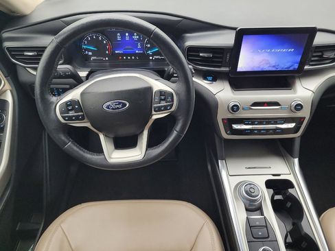 Used 2023 Ford Explorer XLT w/ Equipment Group 202A image 22