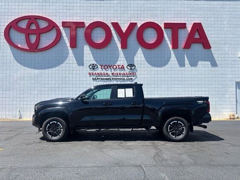 Used 2024 Toyota Tacoma TRD Sport w/ TRD Sport Upgrade Package AWD/4WD image 5