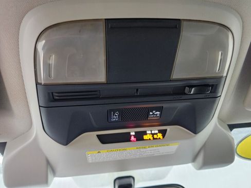 Used 2020 Subaru Crosstrek 2.0i AWD/4WD image 18