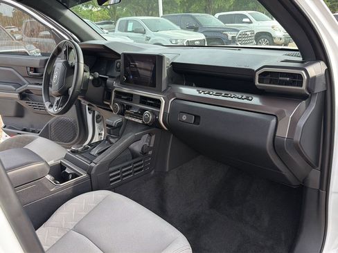 Used 2024 Toyota Tacoma SR5 AWD/4WD image 18