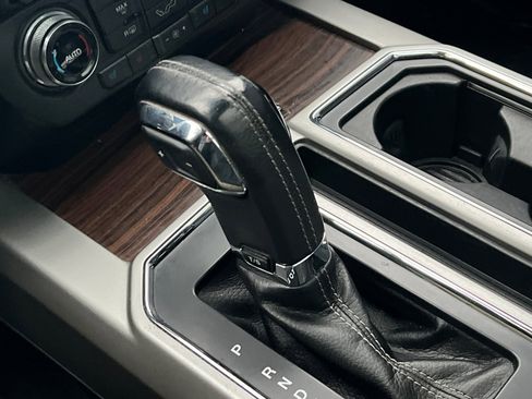 Used 2015 Ford F150 Lariat w/ Equipment Group 502A Luxury image 20