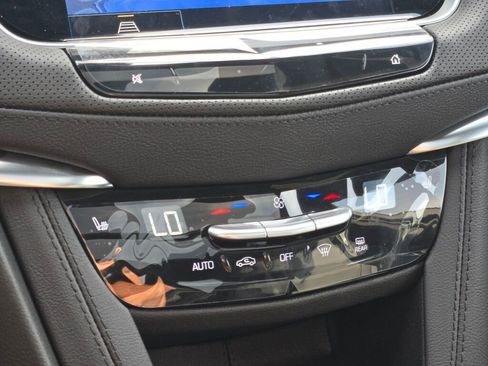 New 2025 Cadillac XT5 Premium Luxury w/ LPO, Floor Liner Package image 31