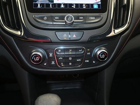 Used 2022 Chevrolet Equinox RS w/ Infotainment Package FWD image 18