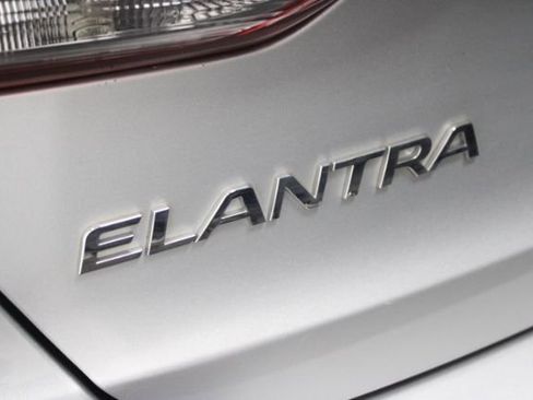 Used 2017 Hyundai Elantra ECO image 7