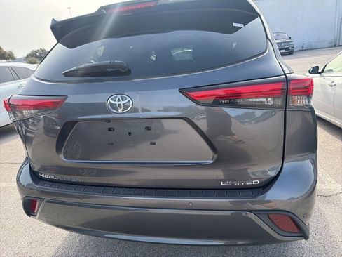 Used 2023 Toyota Highlander Limited image 7