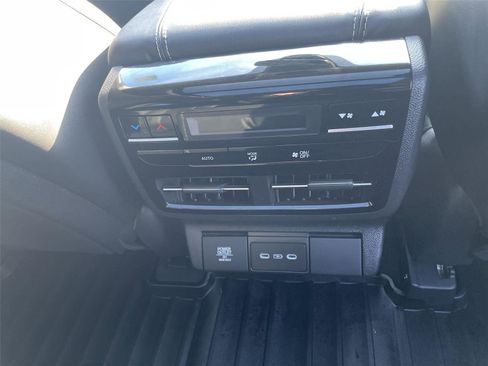 Certified 2025 Acura MDX w/Technology Package image 32