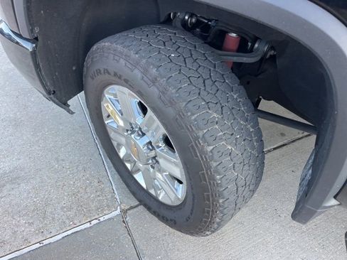 Used 2024 Chevrolet Silverado 2500 High Country w/ Z71 Off-Road Package image 44