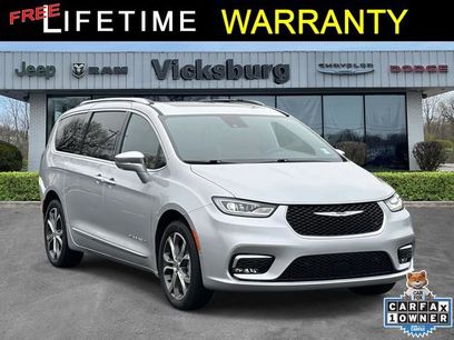 Used 2024 Chrysler Pacifica Pinnacle w/ Trailer Tow Group