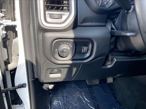 Used 2023 RAM 1500 Big Horn AWD/4WD image 25