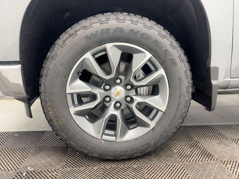 New 2026 Chevrolet Silverado 1500 LT image 12