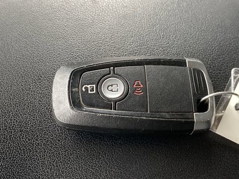 Used 2022 Ford Edge SEL image 31