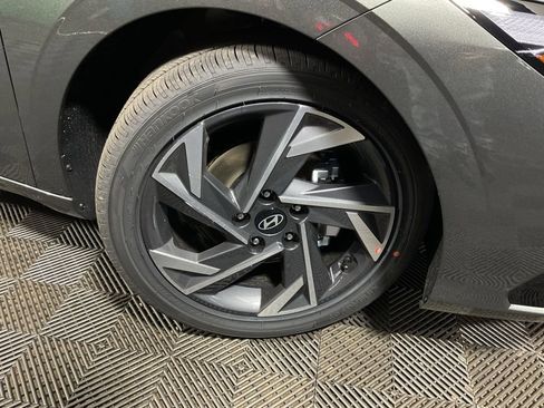 New 2026 Hyundai Elantra Limited image 40