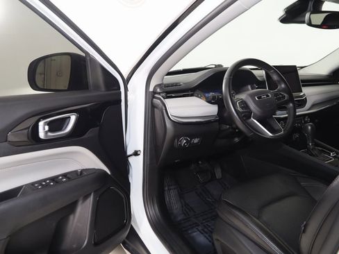 Used 2022 Jeep Compass Limited image 43