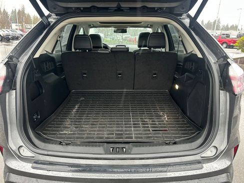 Certified 2022 Ford Edge Titanium w/ Class II Trailer Tow Package image 32