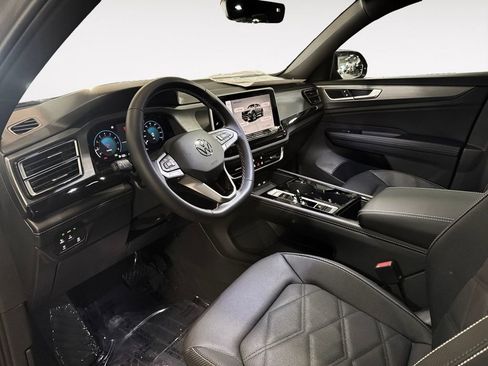 New 2026 Volkswagen Atlas Cross Sport SE FWD image 10