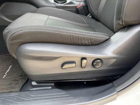 Certified 2025 Subaru Outback Premium AWD/4WD image 28