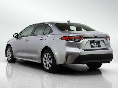 Used 2024 Toyota Corolla LE image 3