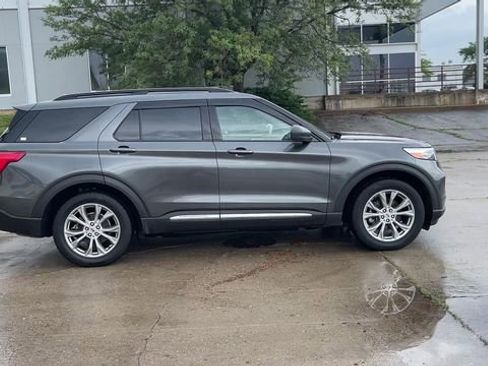 Used 2020 Ford Explorer XLT w/ Equipment Group 202A AWD/4WD image 9