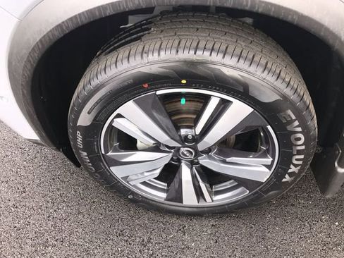 Certified 2023 Nissan Rogue SL w/ SL Premium Package AWD/4WD image 10
