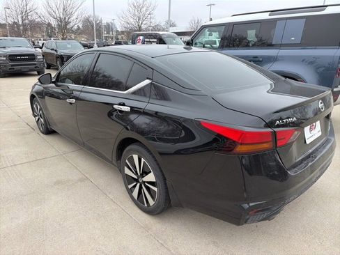Used 2019 Nissan Altima 2.5 SV image 5