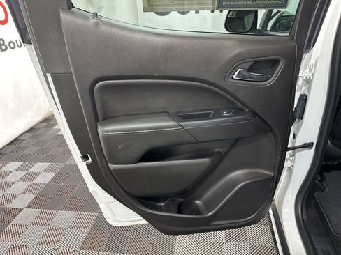 Used 2017 GMC Canyon SLT w/ Driver Alert Package image 18