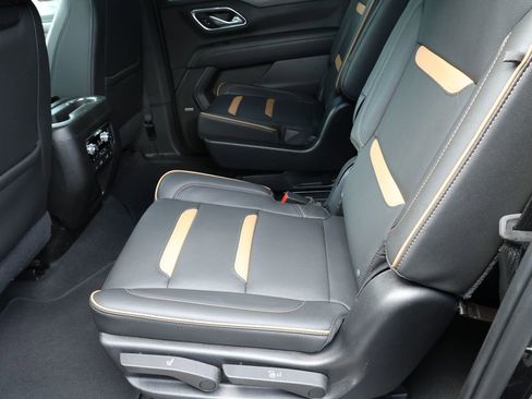Used 2021 GMC Yukon XL AT4 w/ Rear Media and Nav Package AWD/4WD image 21