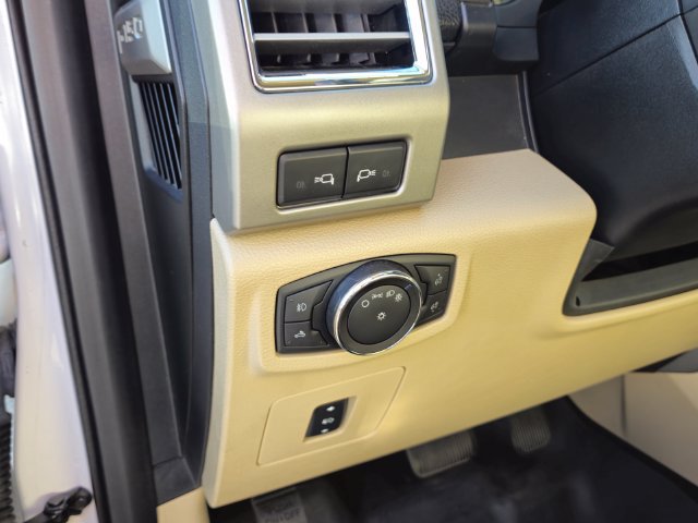 Used 2016 Ford F150 Lariat w/ Equipment Group 502A Luxury AWD/4WD image 12