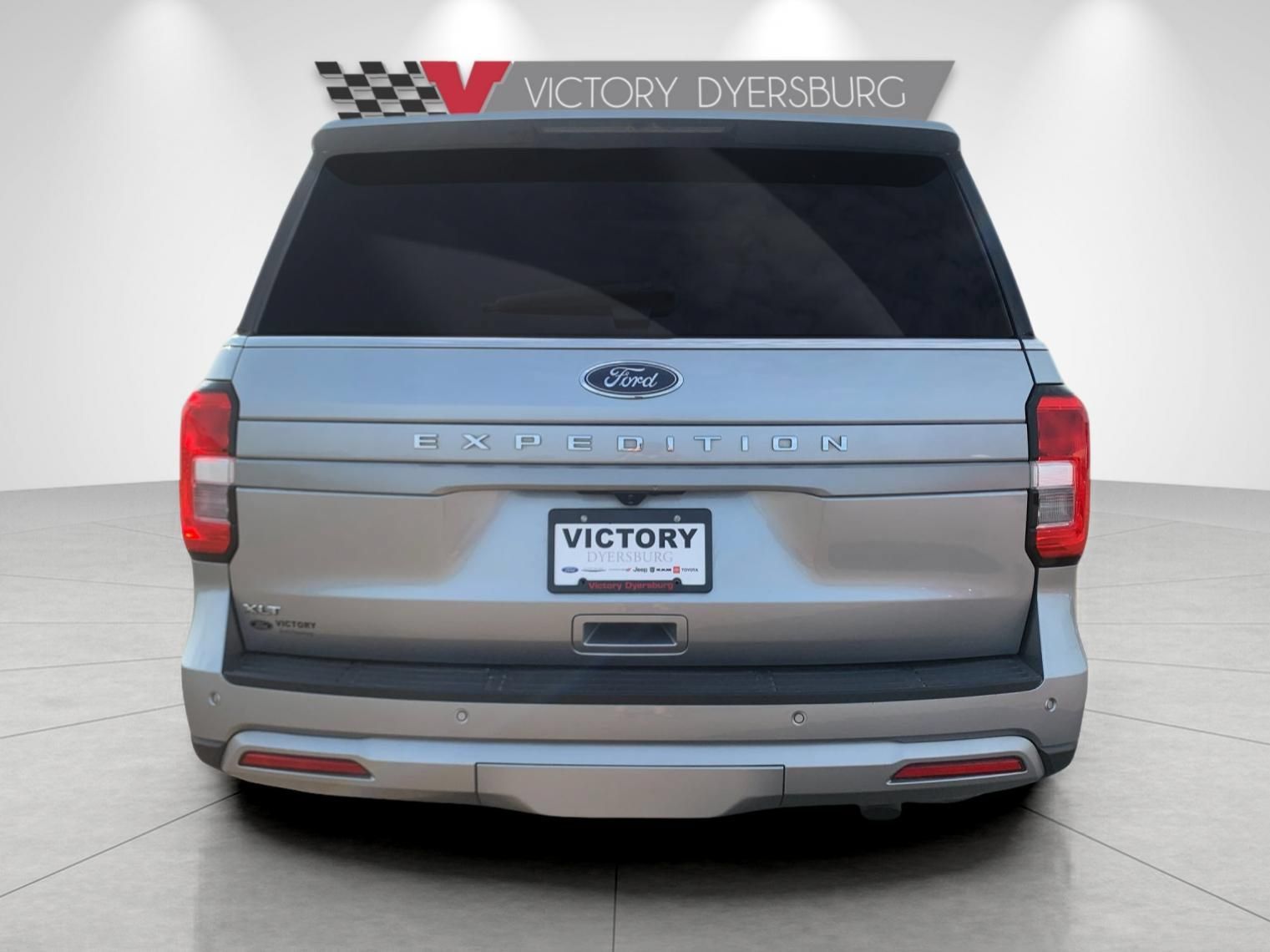 Used 2023 Ford Expedition XLT RWD image 5