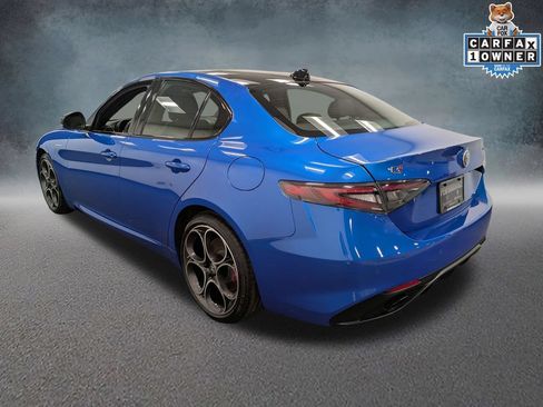 Used 2024 Alfa Romeo Giulia Veloce AWD/4WD image 6