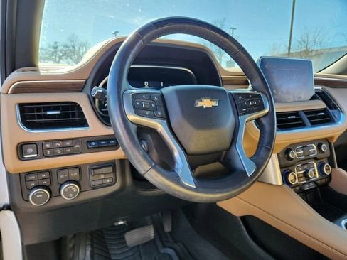 Used 2023 Chevrolet Suburban Premier w/ Advanced Technology Package image 11