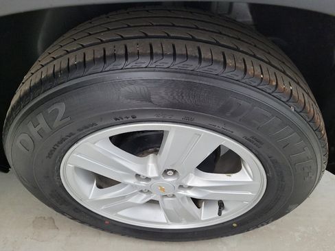 Used 2021 Chevrolet Trax LS w/ Tint and Cruise Package FWD image 31