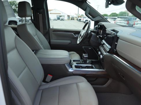 Used 2024 GMC Sierra 1500 SLT w/ SLT Premium Package AWD/4WD image 25