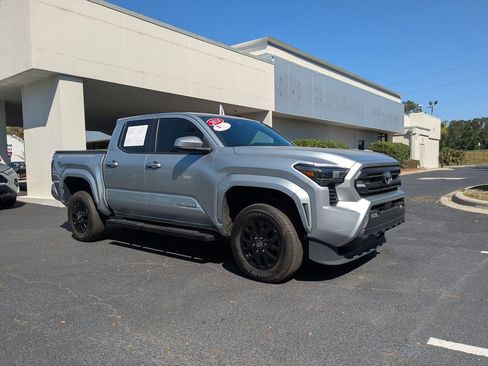 Used 2024 Toyota Tacoma SR5 image 2
