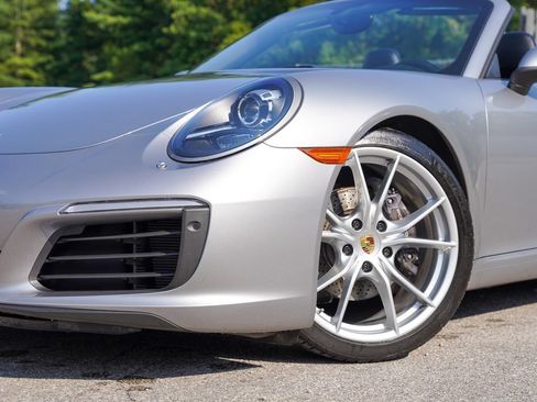 Used 2017 Porsche 911 Carrera RWD image 3