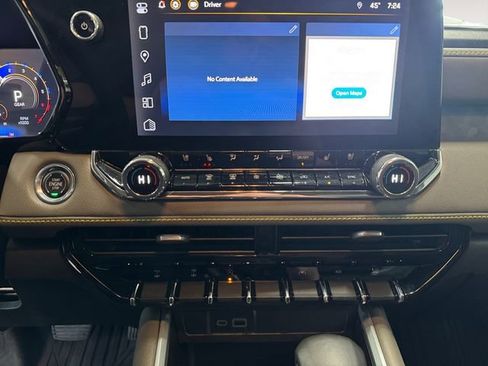 Used 2023 Chevrolet Colorado ZR2 w/ ZR2 Convenience Package III image 5