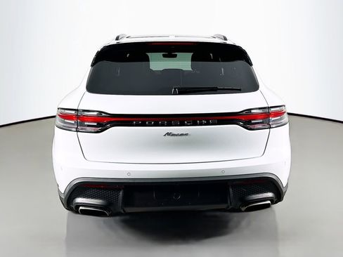 Certified 2025 Porsche Macan image 10