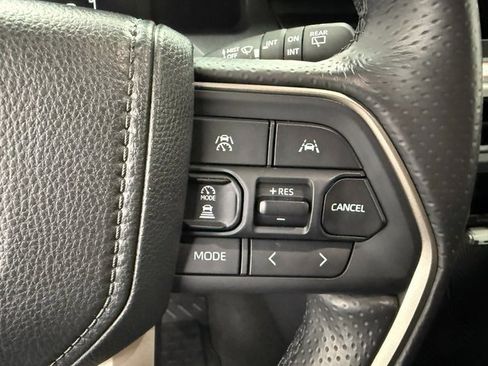 Used 2025 Toyota 4Runner SR5 image 12