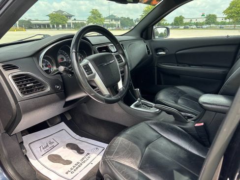 Used 2012 Chrysler 200 Limited FWD image 7