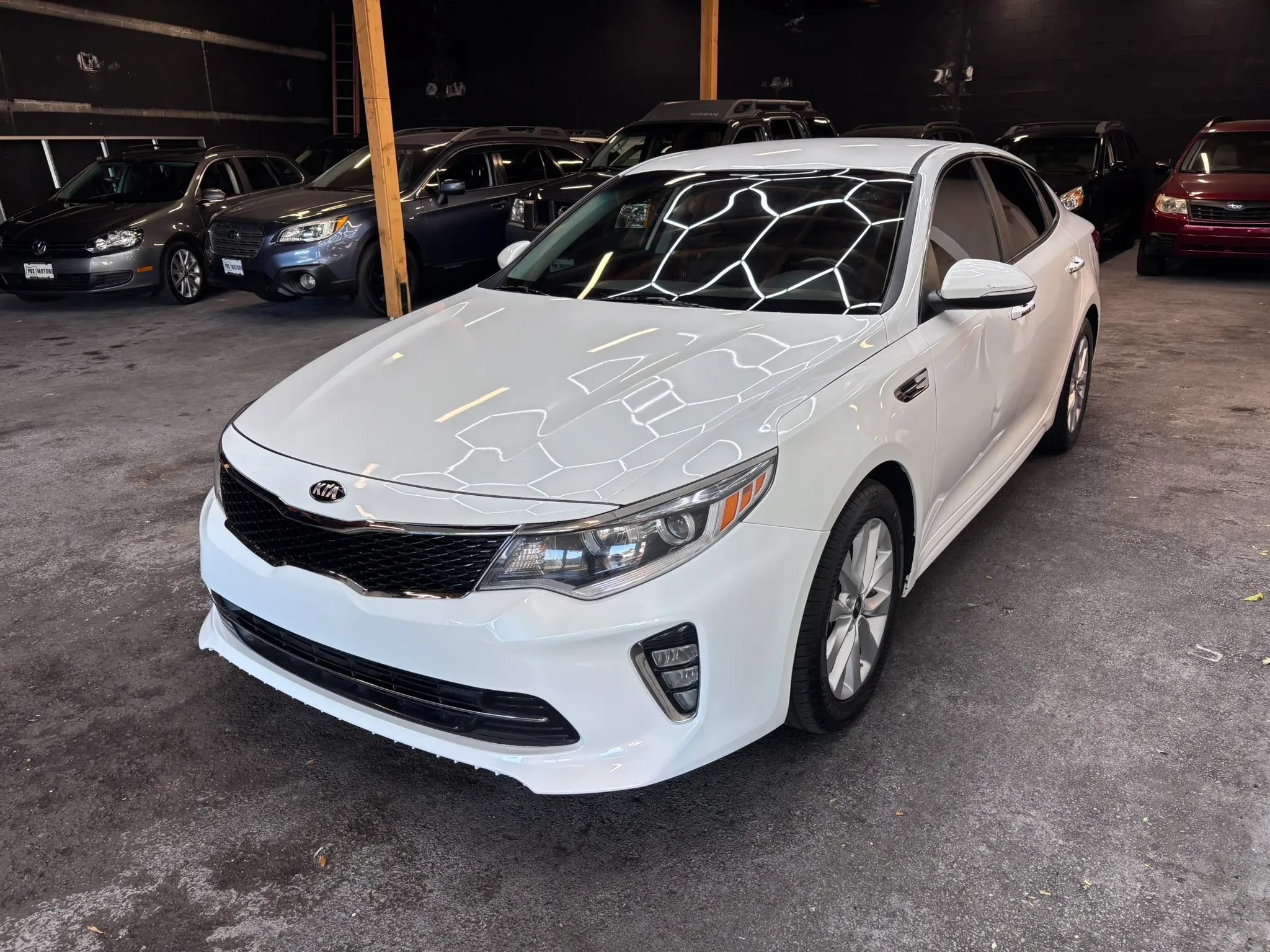 Used 2018 Kia Optima S FWD image 3