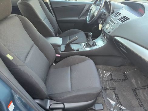 Used 2011 MAZDA MAZDA3 i Touring FWD image 18
