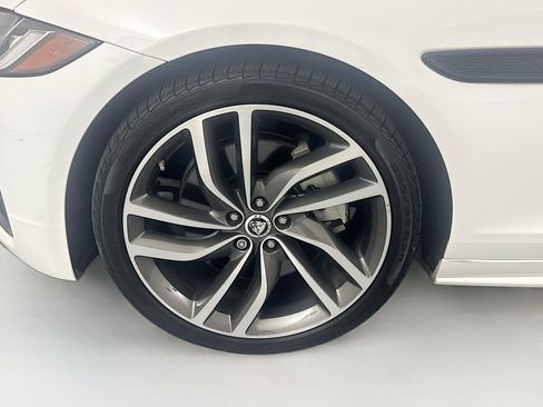 Used 2024 Jaguar XF R-Dynamic SE AWD/4WD image 32