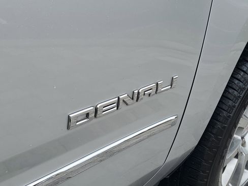 Used 2020 GMC Yukon Denali image 8