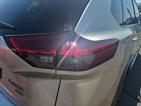 Used 2024 Nissan Rogue Platinum w/ Platinum Premium Package AWD/4WD image 37